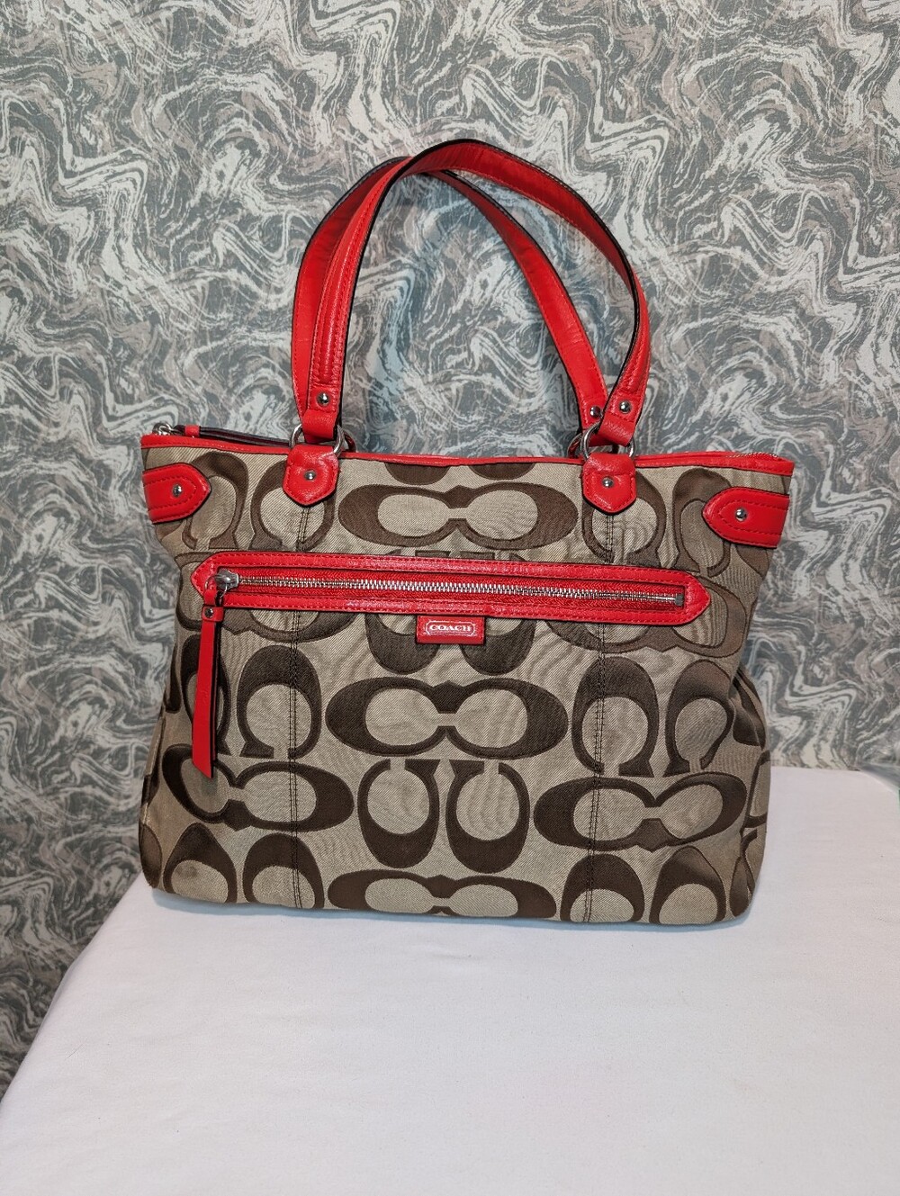Coach Signature Daisy Emma Shoulder Bag